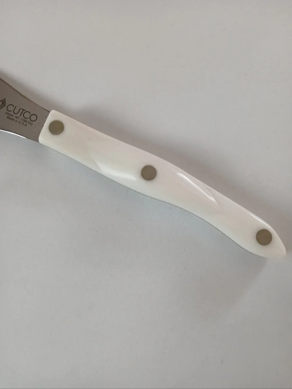 Cutco 1768 KQ Spatula Spreader with White Pearl Colored Handle
